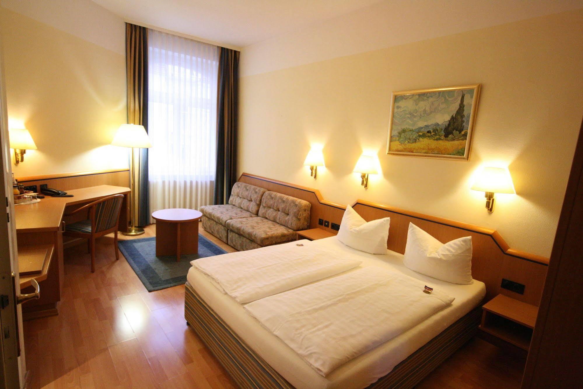 Altstadt Hotel Heidelberg Bagian luar foto